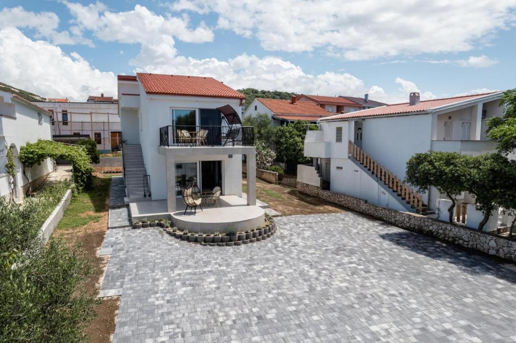 Vila Mija with two apartments- CROWONDER LUXURY RENT