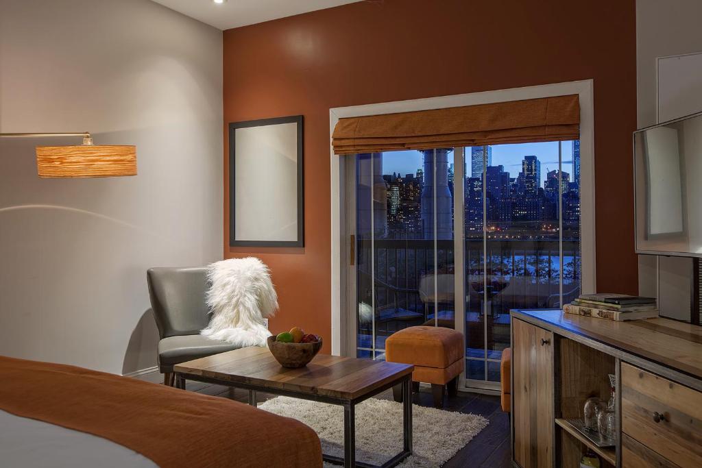 Ravel Hotel Trademark Collection by Wyndham - Premier King City View Room