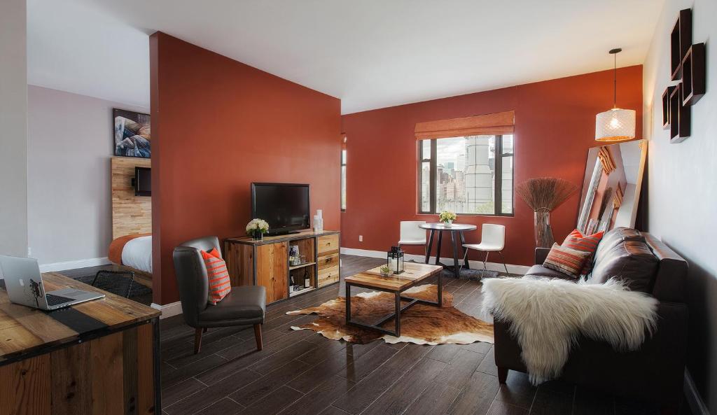 Ravel Hotel Trademark Collection by Wyndham - King Studio Suite - Mobility Access
