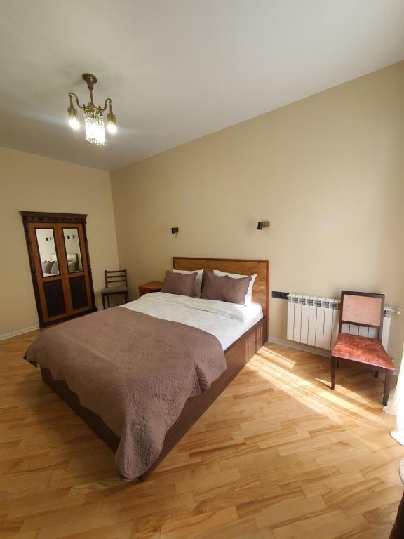Dat Exx Apartments On Liberty Square - One-Bedroom Apartment