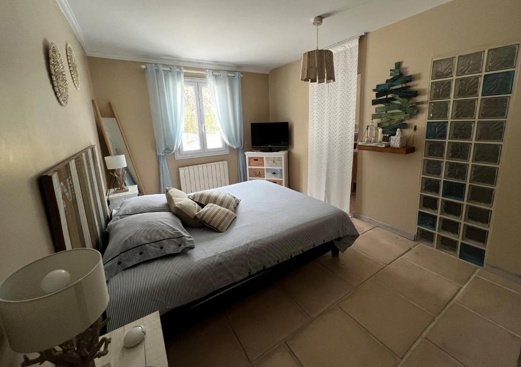 Villa QUINISSOLE - Double Room With Private External Bathroom