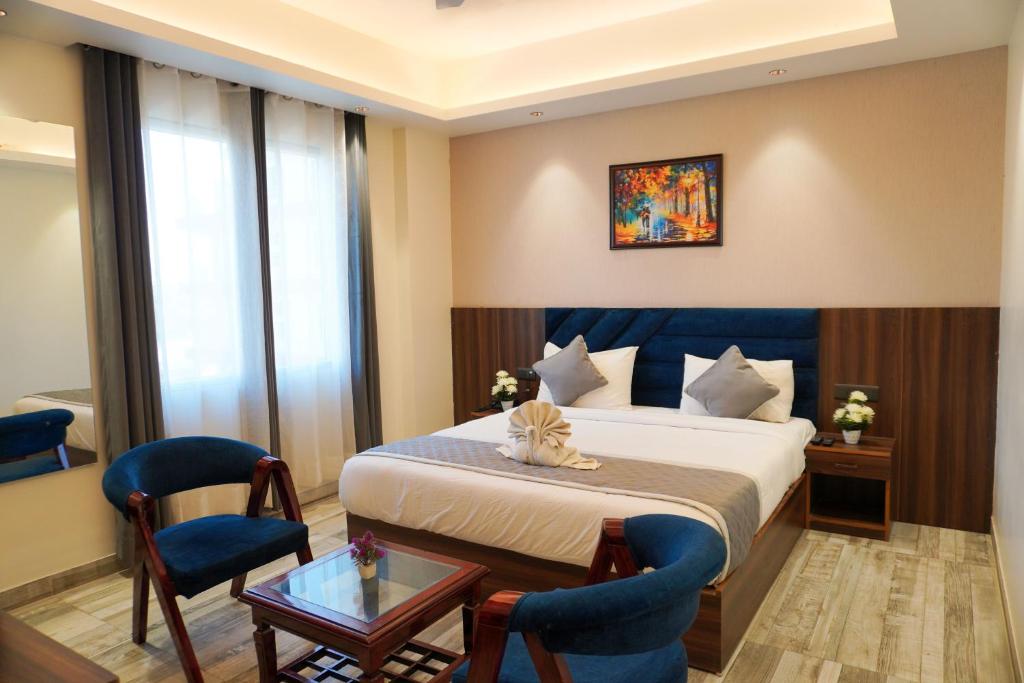 Raksha Suites & Banquet Greater Noida - 高级国王房间