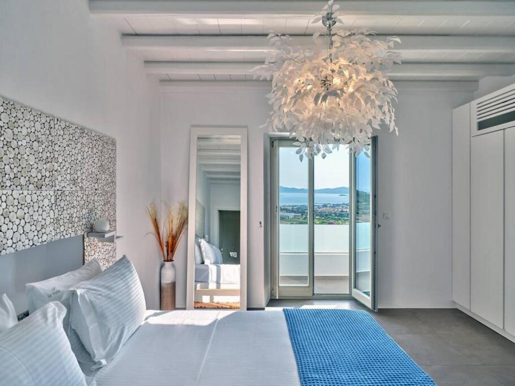 Posteľ alebo postele v izbe v ubytovaní La Vitalite Luxury Villa Mer in Paros