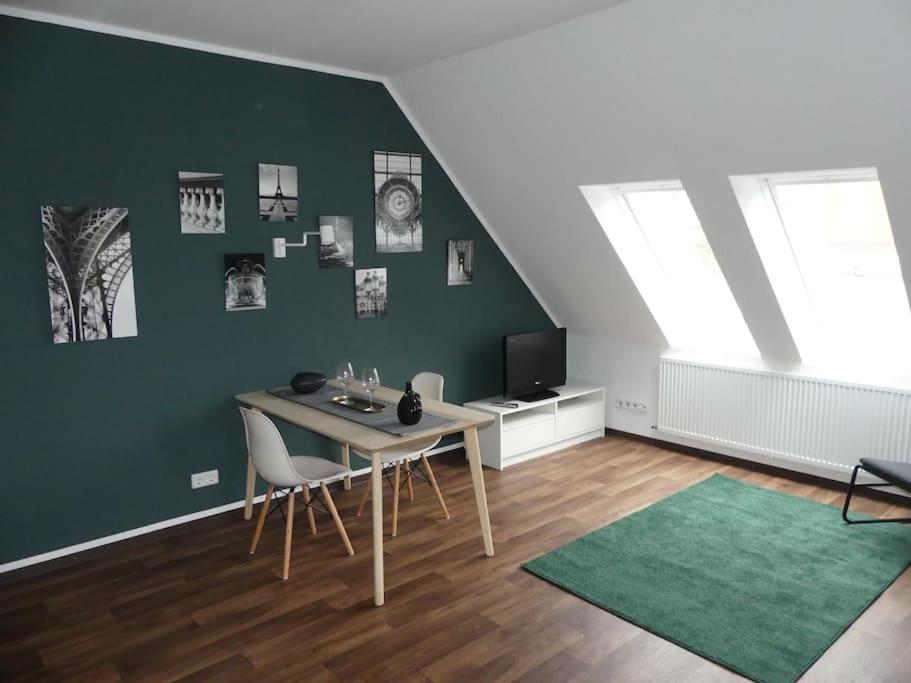 Μια τηλεόραση ή/και κέντρο ψυχαγωγίας στο 2 Zimmer Hannover Bothfeld für 4 Personen