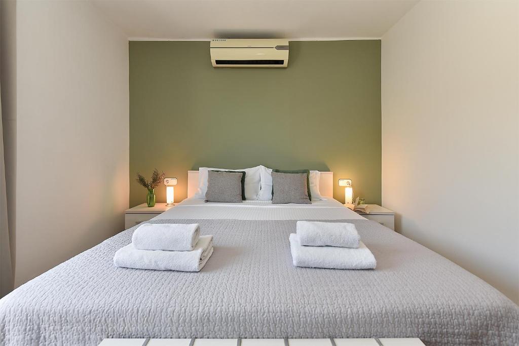 Postel nebo postele na pokoji v ubytování House 2019