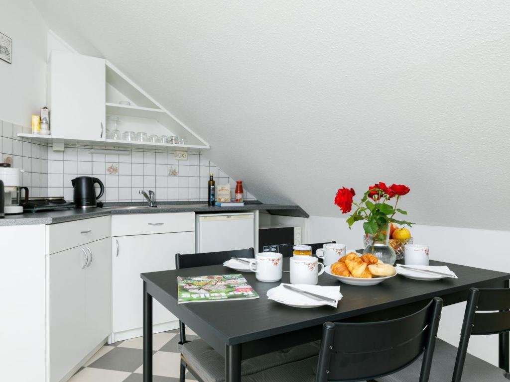 Kuchyňa alebo kuchynka v ubytovaní Apartment Gerania by Interhome