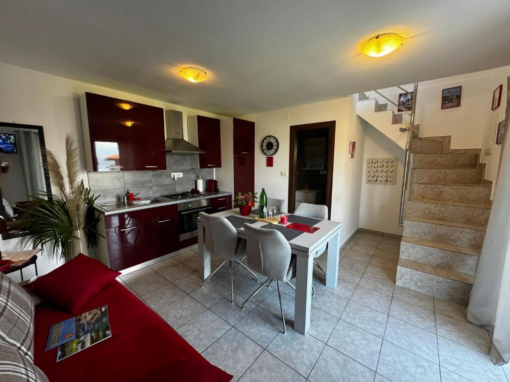 Kuchyň nebo kuchyňský kout v ubytování Perla Apartments Opatija - apartments with sea view