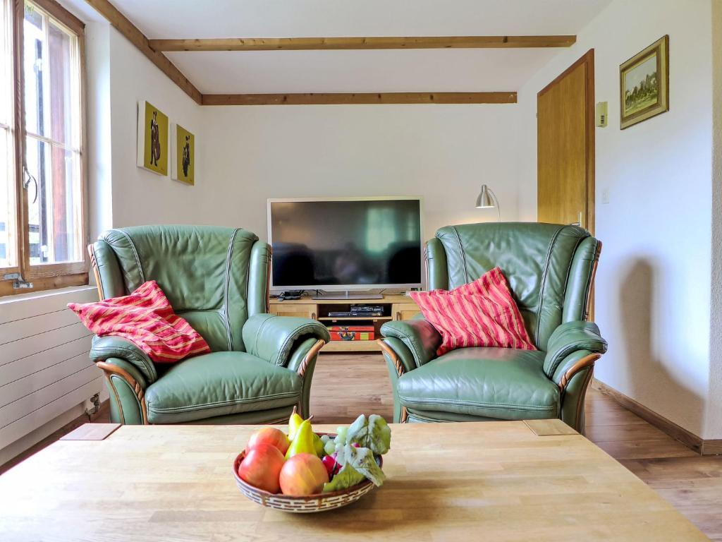 TV a/nebo společenská místnost v ubytování Apartment Chalet Kibou by Interhome