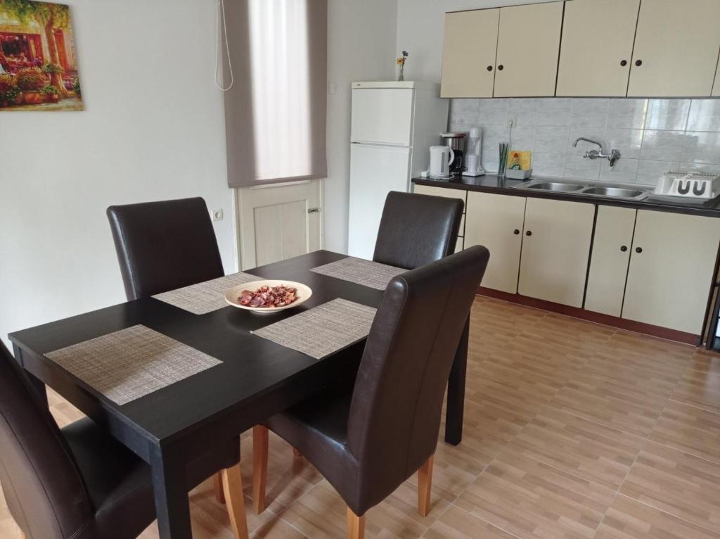 Zdjęcie z galerii obiektu Comfortable & Cozy House w mieście Wolos