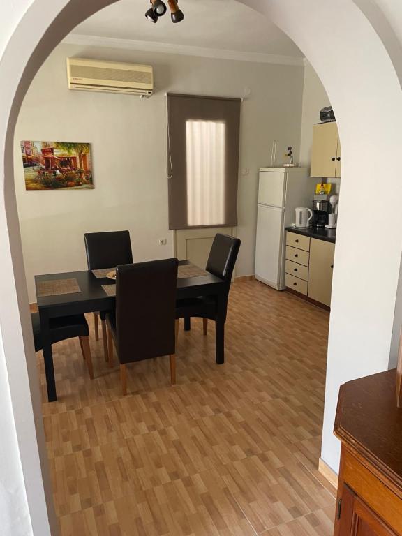 Zdjęcie z galerii obiektu Comfortable & Cozy House w mieście Wolos