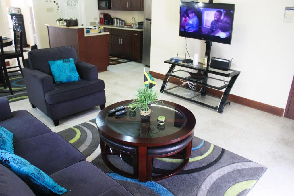 Kuchyň nebo kuchyňský kout v ubytování Eclipse Suite Guest Apartment
