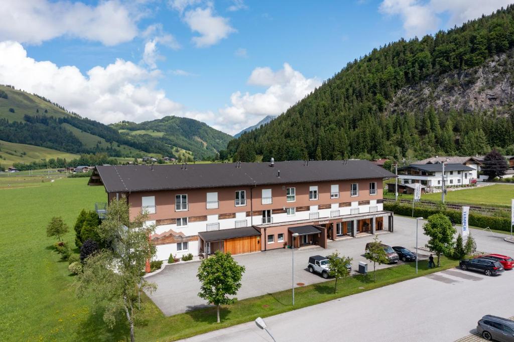 Nespecifikovaný výhled na hory nebo výhled na hory při pohledu z hotelu