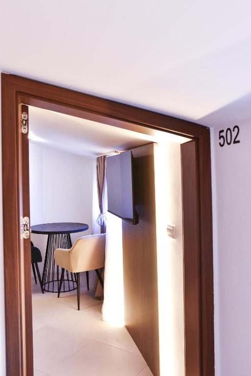 TV a/nebo společenská místnost v ubytování JR Piran B&B