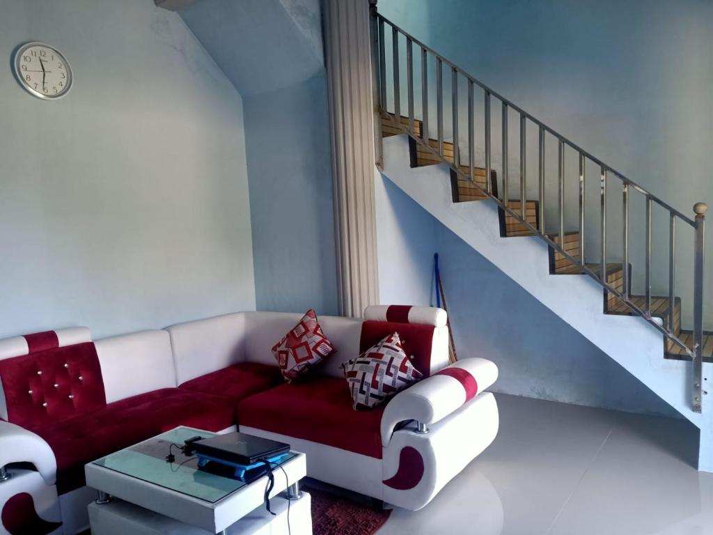 Afbeelding uit fotogalerij van Penginapan Remaja in Sarangan