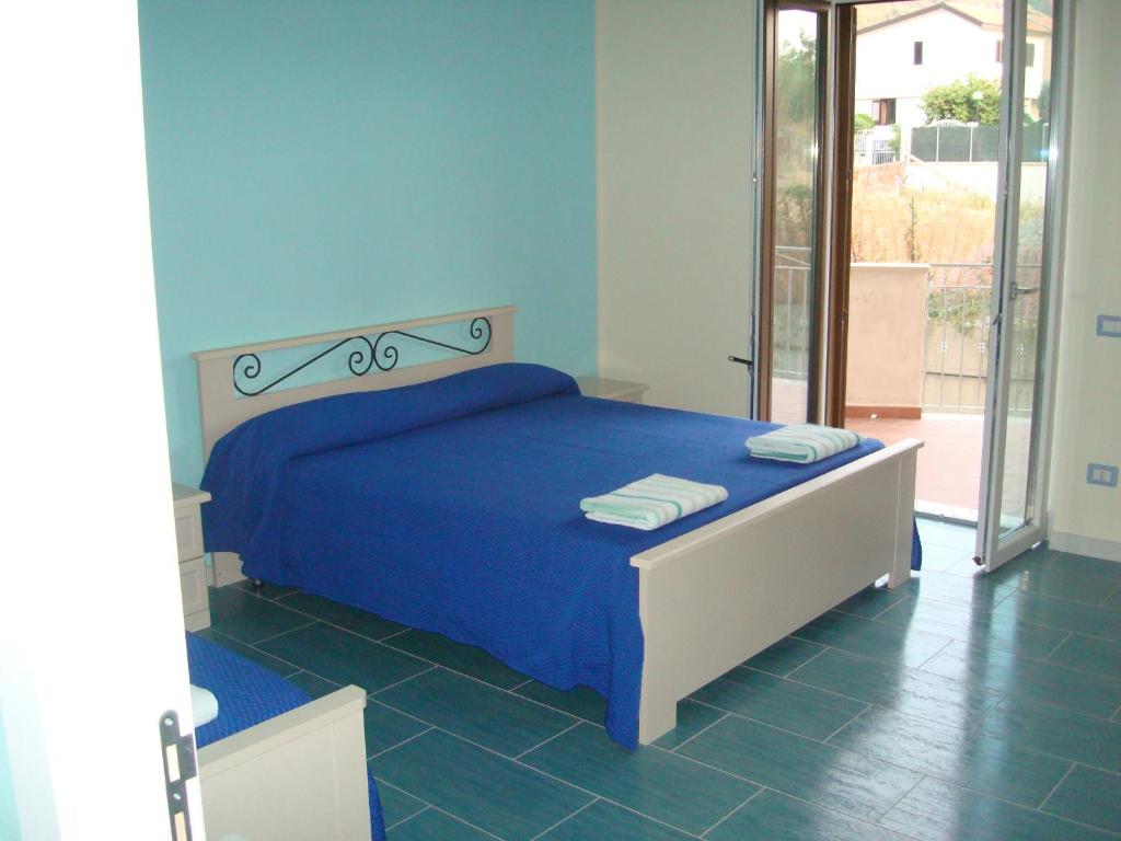 Guest House Mare e Luna - Driepersoonskamer Met Balkon