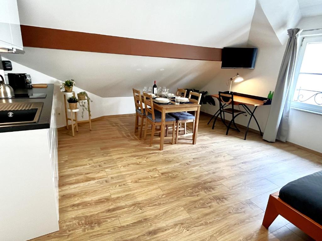 Kuchnia lub aneks kuchenny w obiekcie Apartmány Dlouhá