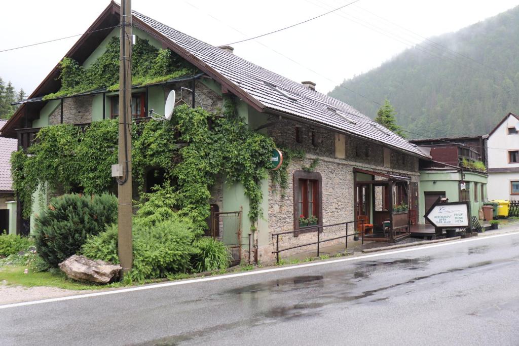 Příroda nedaleko penzionu – hostince