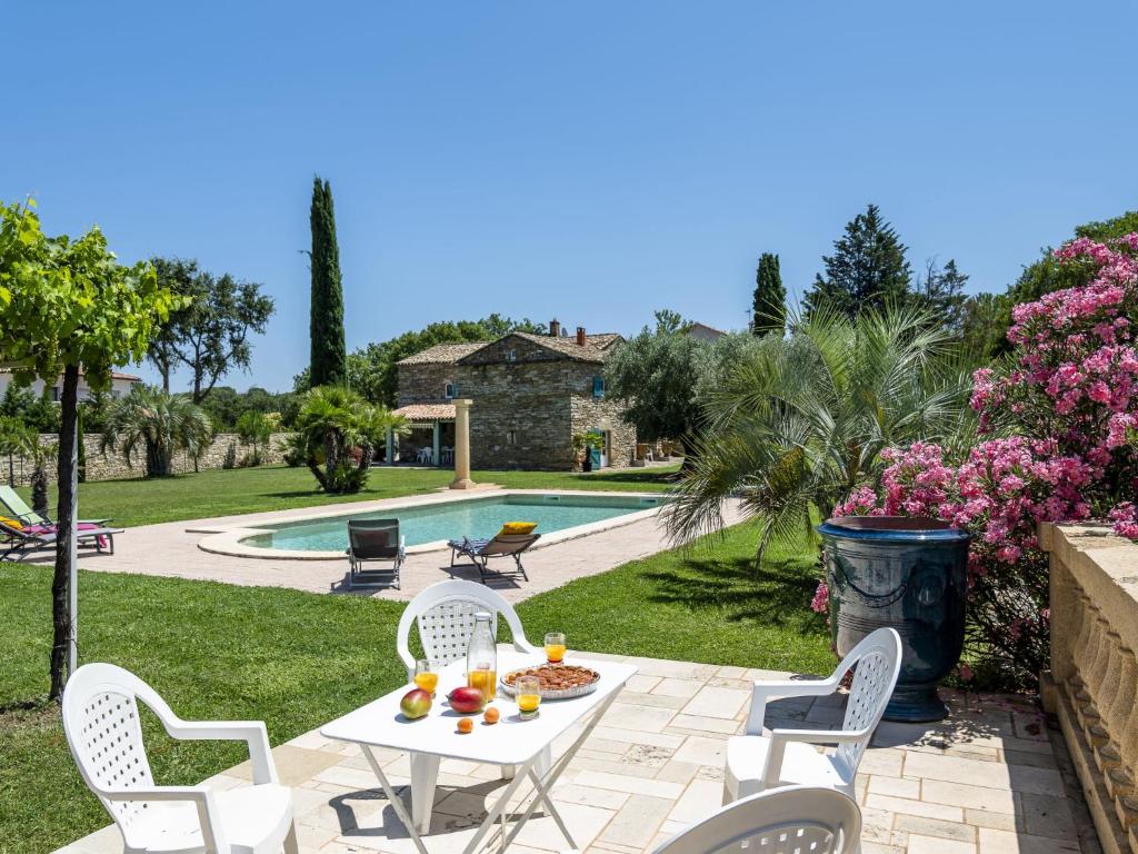 Πισίνα στο ή κοντά στο Holiday Home Mas Magot by Interhome
