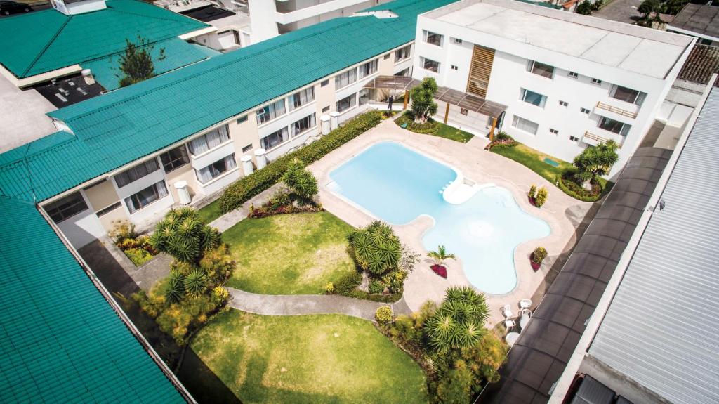 Bazén v ubytování Hotel Ajavi nebo v jeho okolí