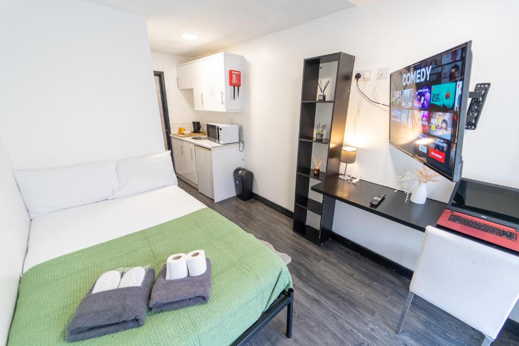 STAY SA Spacious studios next to UOB and 10min to the City! - Studio