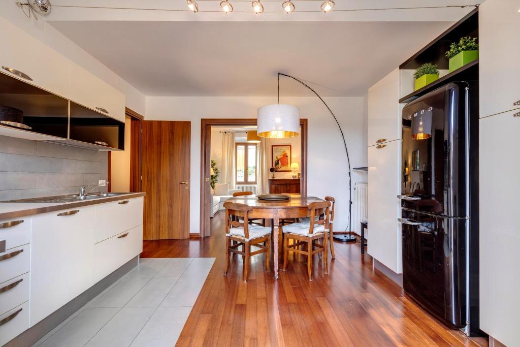 Η κουζίνα ή μικρή κουζίνα στο Malavolta Apartment by Mamo Florence