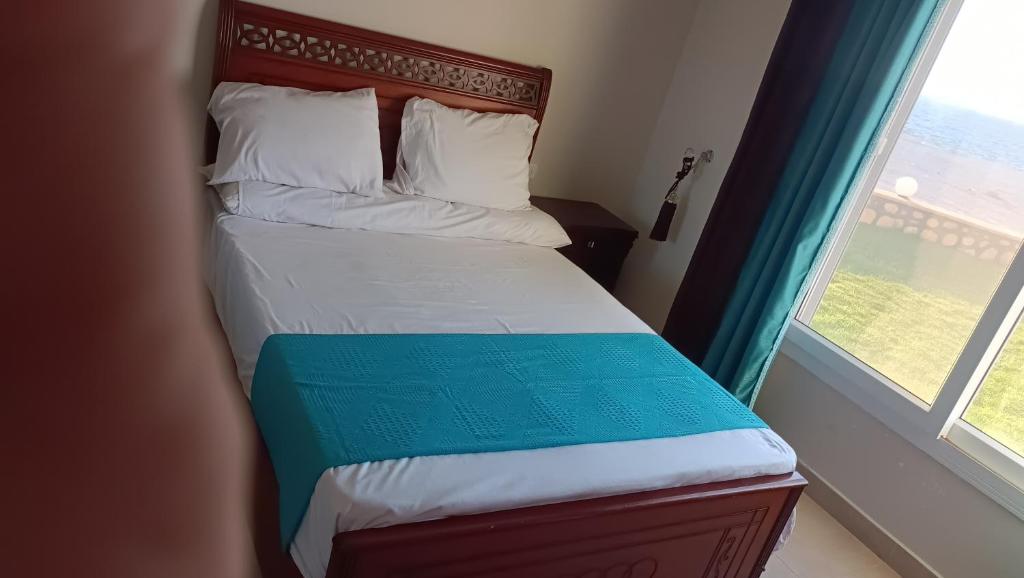 Φωτογραφία από το άλμπουμ του شالية للايجار اليومي ثلاث غرف مكيف 2حمام d01 مرسى مطروح "family" σε Marsa Matruh