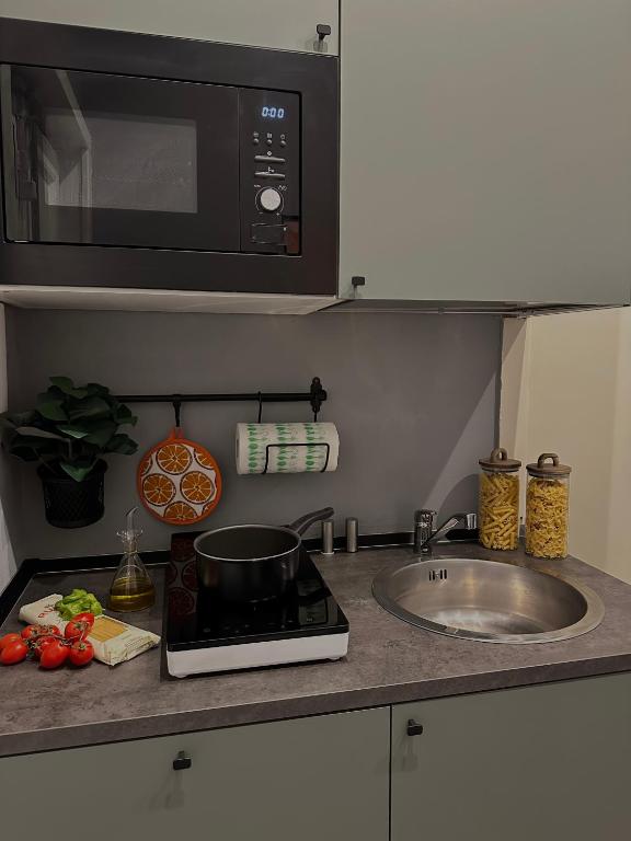 A kitchen or kitchenette at NM luxury apartment
