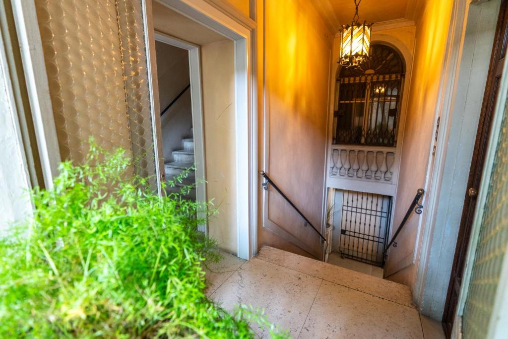 Palazzo delle Guglie by Postcardsfrom - Resim 27
