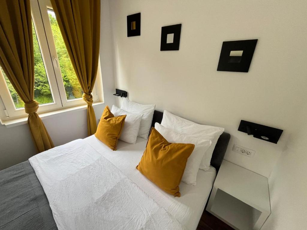 Eva Luxury Rooms & Apartments - 14