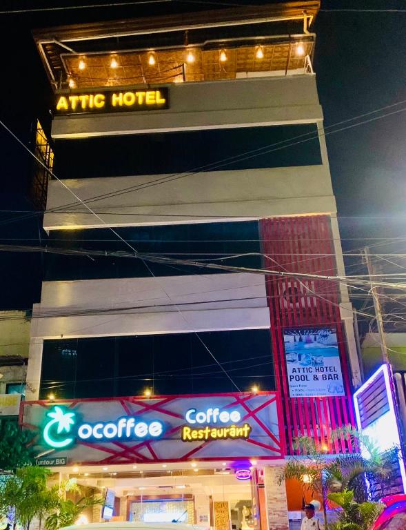 Certificato, attestato, insegna o altro documento esposto da Attic Capsule Hotel