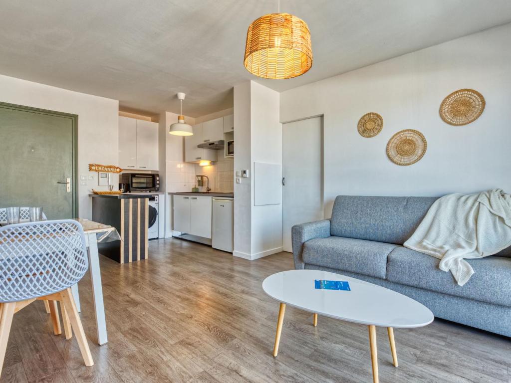 Køkken eller tekøkken på Apartment Les Oyats by Interhome