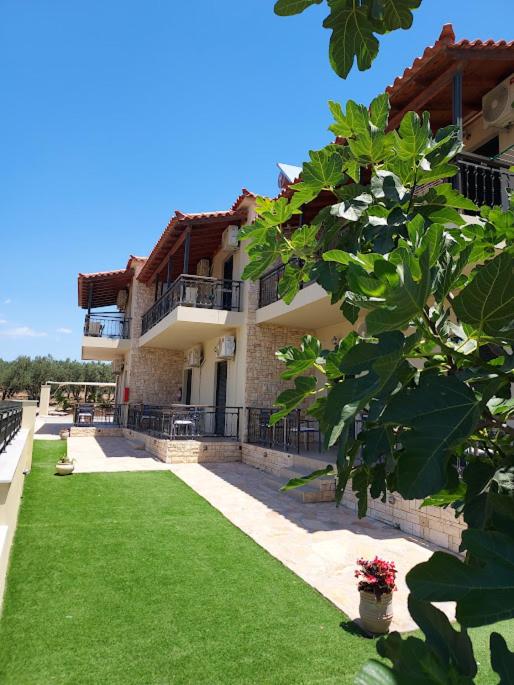 Budova, kde se aparthotel nachází