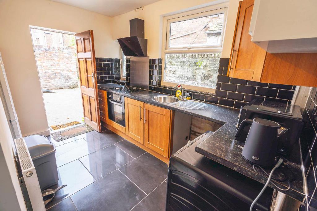 Majestic Inn - Resim 4