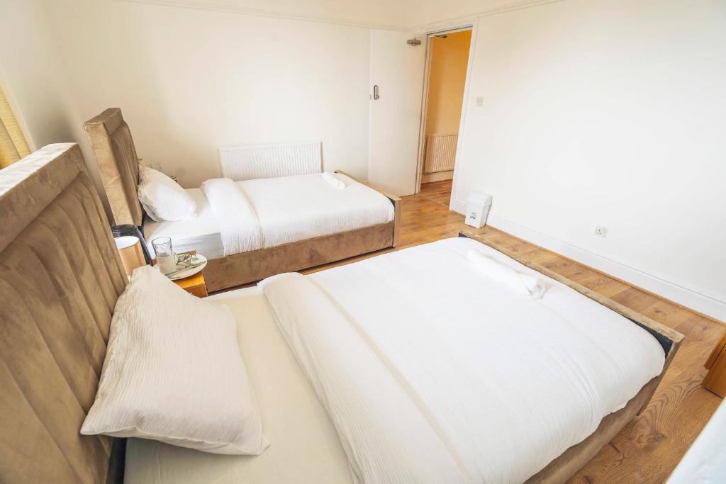 Majestic Inn - Resim 41