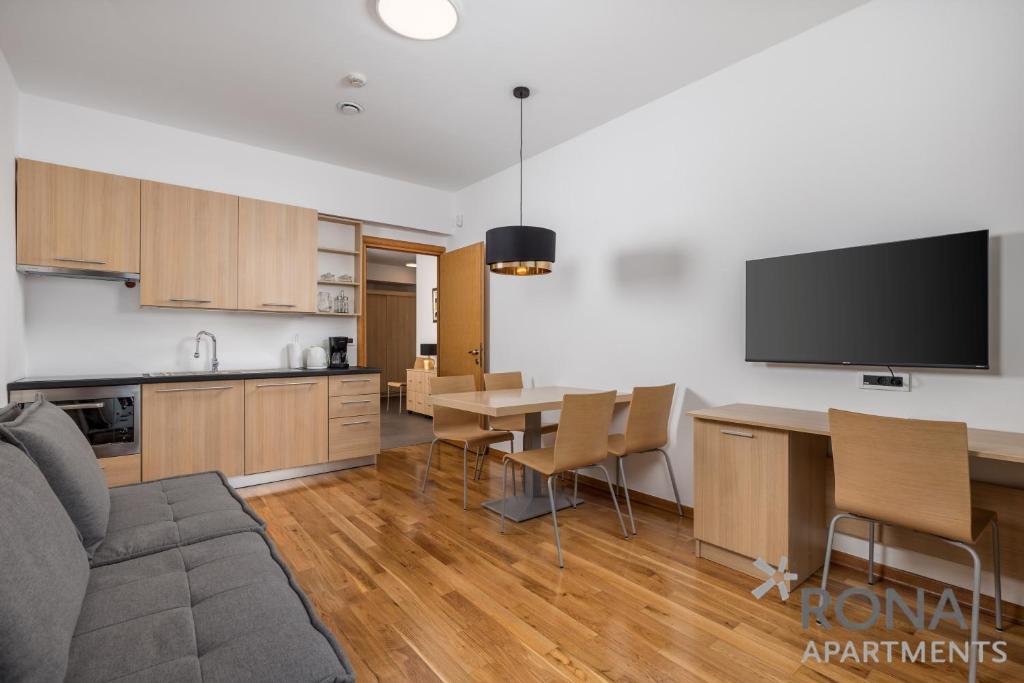 Kuchyňa alebo kuchynka v ubytovaní Apartments Rona Erea Icici