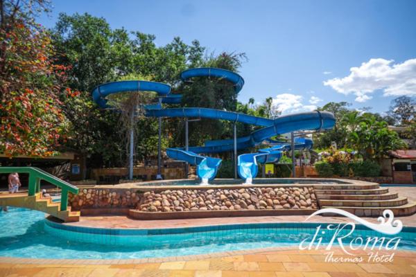 A piscina localizada em Thermas diRoma Hotel Incluso o acesso ao Acqua park todos os dias, exceto no dia do check-out ou nos arredores