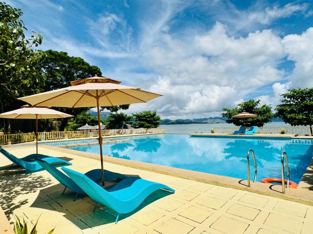 Bazén v ubytování Baia Serena Resort nebo v jeho okolí