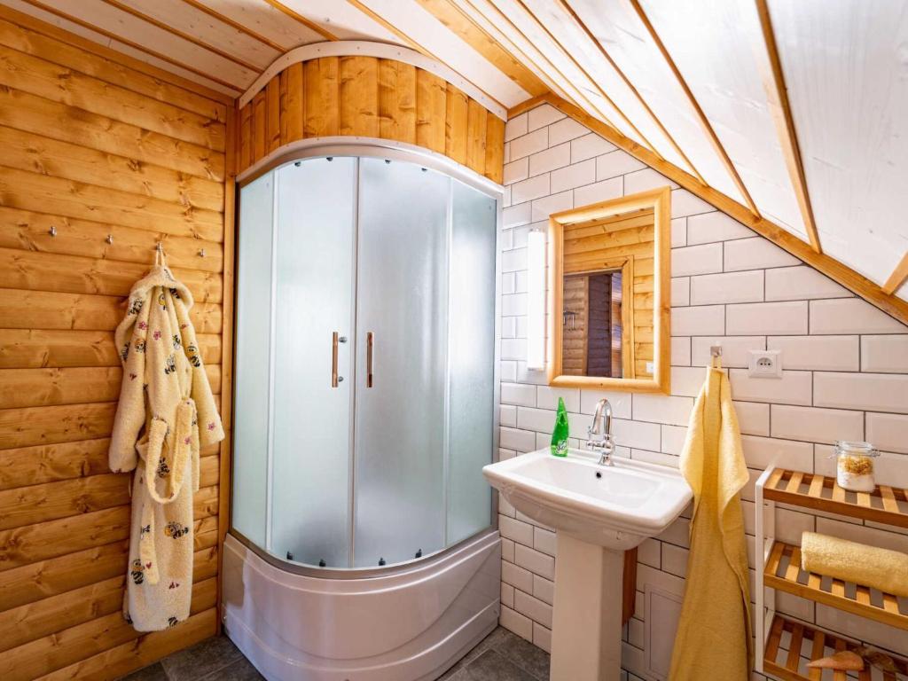 Koupelna v ubytování Holiday Home Chalupa U Bobra-1 by Interhome