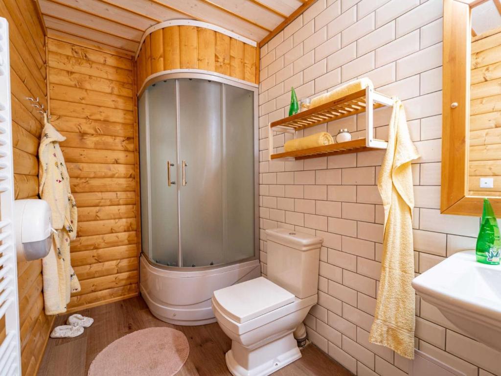Koupelna v ubytování Holiday Home Chalupa U Bobra-1 by Interhome