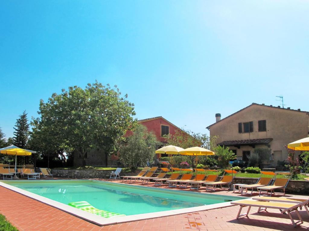 Bazén v ubytovaní Apartment Casanuova - Vecchia Cucina - LAI132 by Interhome alebo v jeho blízkosti