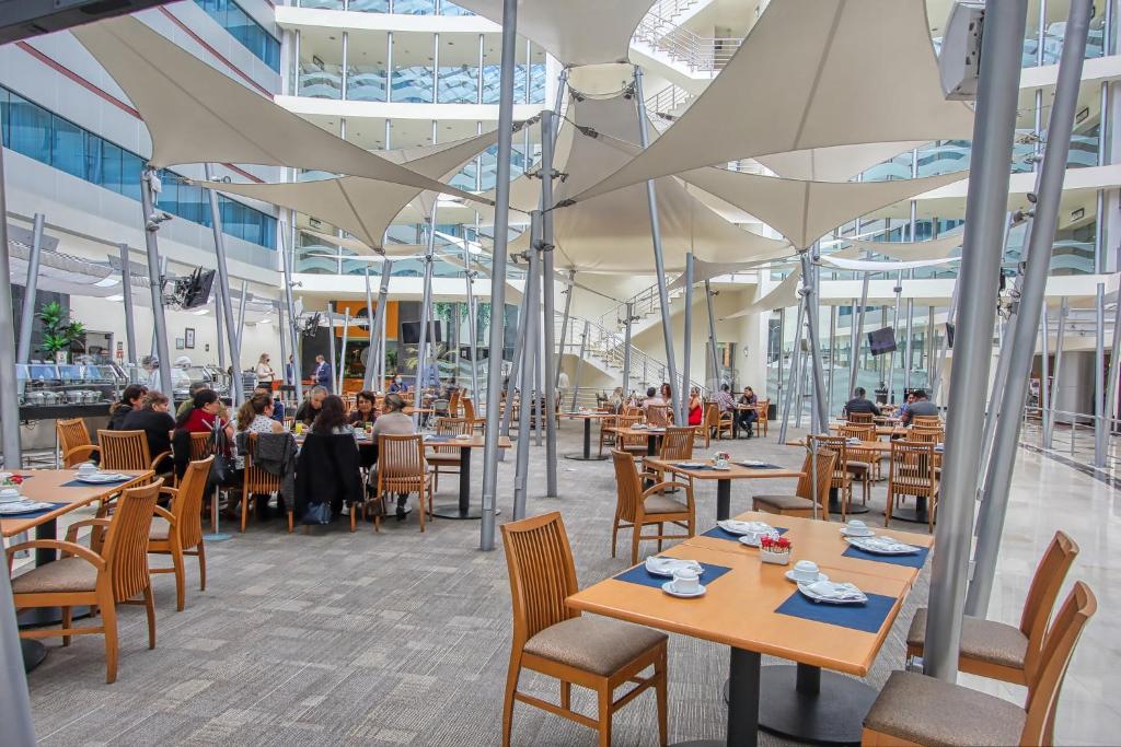 Restaurace v ubytování Crowne Plaza Leon by IHG