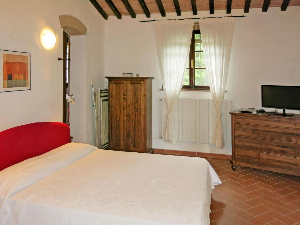 Televízia a/alebo spoločenská miestnosť v ubytovaní Holiday Home Le Palaie - 'Pizzeria' - PEC207 by Interhome