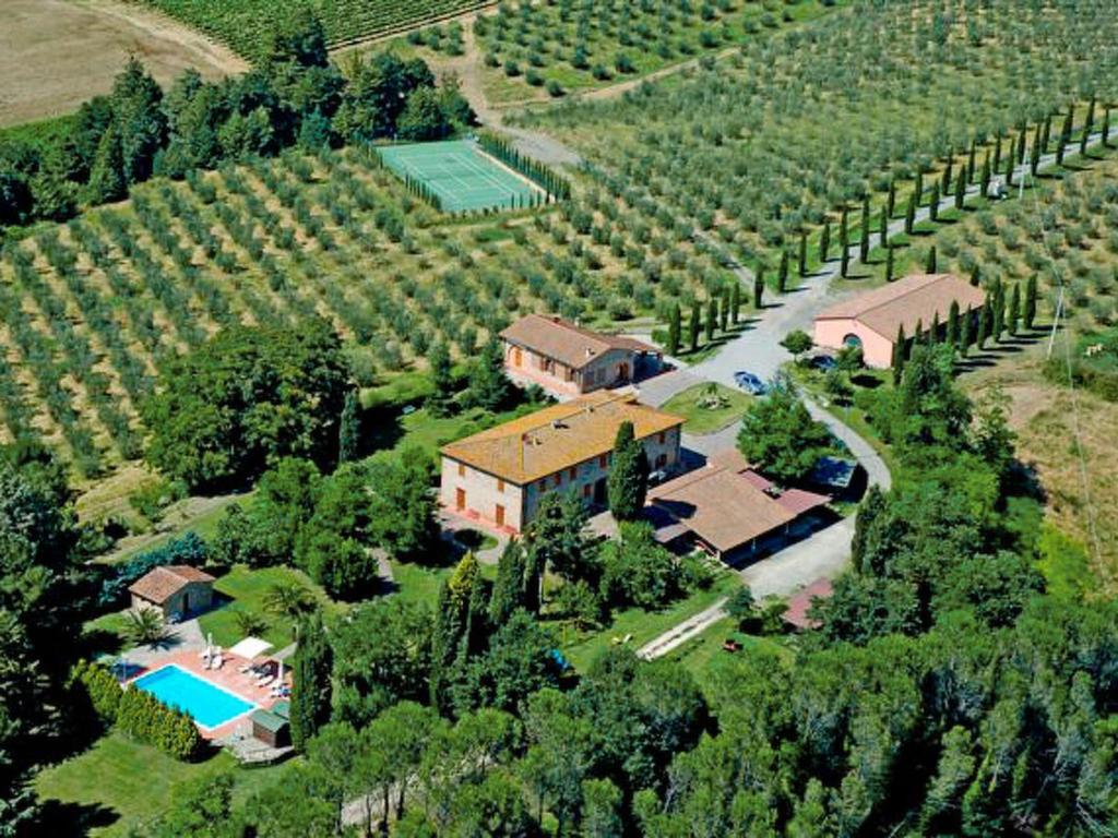 Bazén v ubytovaní Holiday Home Le Palaie - 'Pizzeria' - PEC207 by Interhome alebo v jeho blízkosti