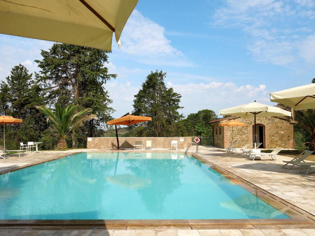 Bazén v ubytovaní Holiday Home Le Palaie - 'Pizzeria' - PEC207 by Interhome alebo v jeho blízkosti