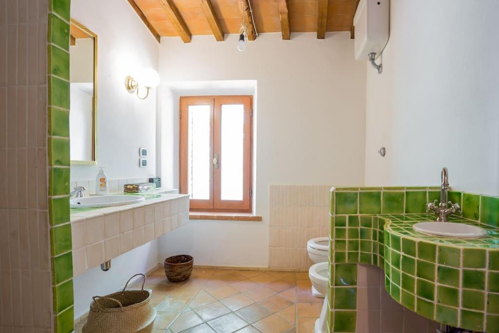 Koupelna v ubytování Casale in Val D Orcia