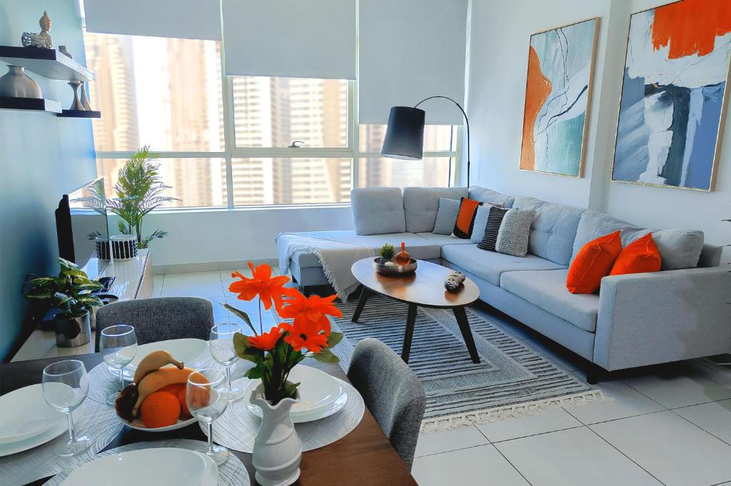 Fotografie z fotogalerie ubytování Spacious Bright Marina View Apartment v Dubaji