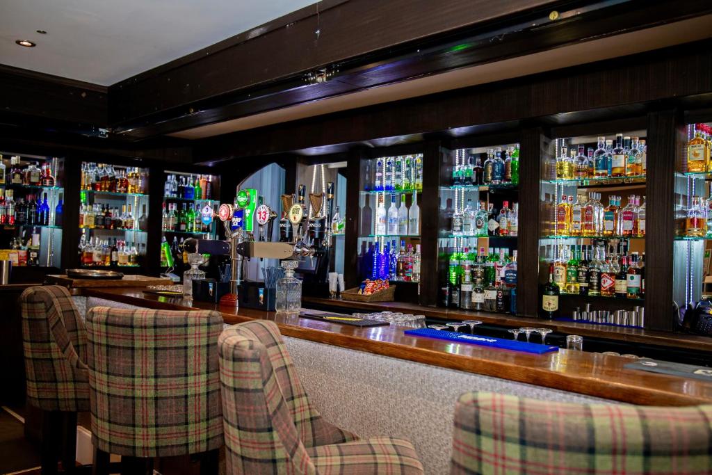 Lounge nebo bar v ubytování The Enniskillen Hotel and Motel