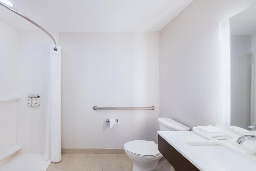 Holiday Inn Express & Suites Spring Hill, an IHG Hotel - Salle King Standard - Mobilité Accessible