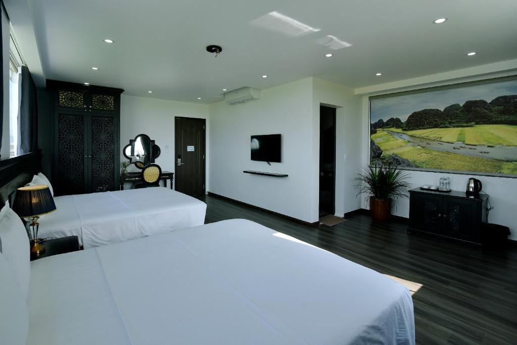 Lotus Hotel Ninh Bình - Deluxe King Suite