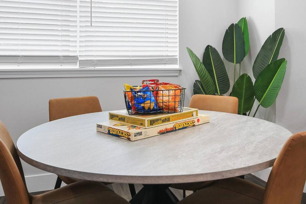 Φωτογραφία από το άλμπουμ του Groovy Getaway king suites, sleeps 8, dogs ok σε Columbia